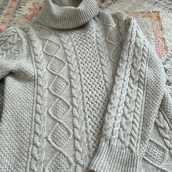 Aritzia Babaton XXS turtleneck. Like new. Grey. - Picture 2 of 2